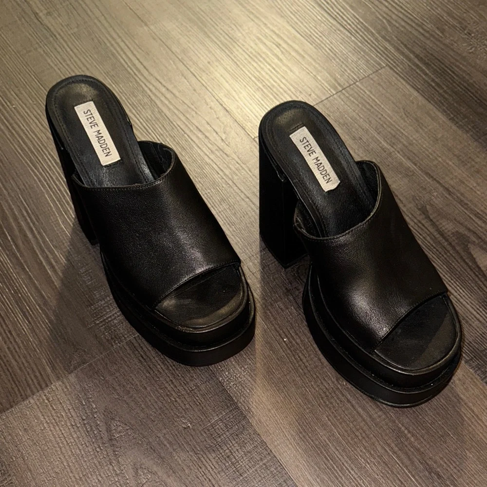 Steve Madden Black Leather Platform Slide Heels